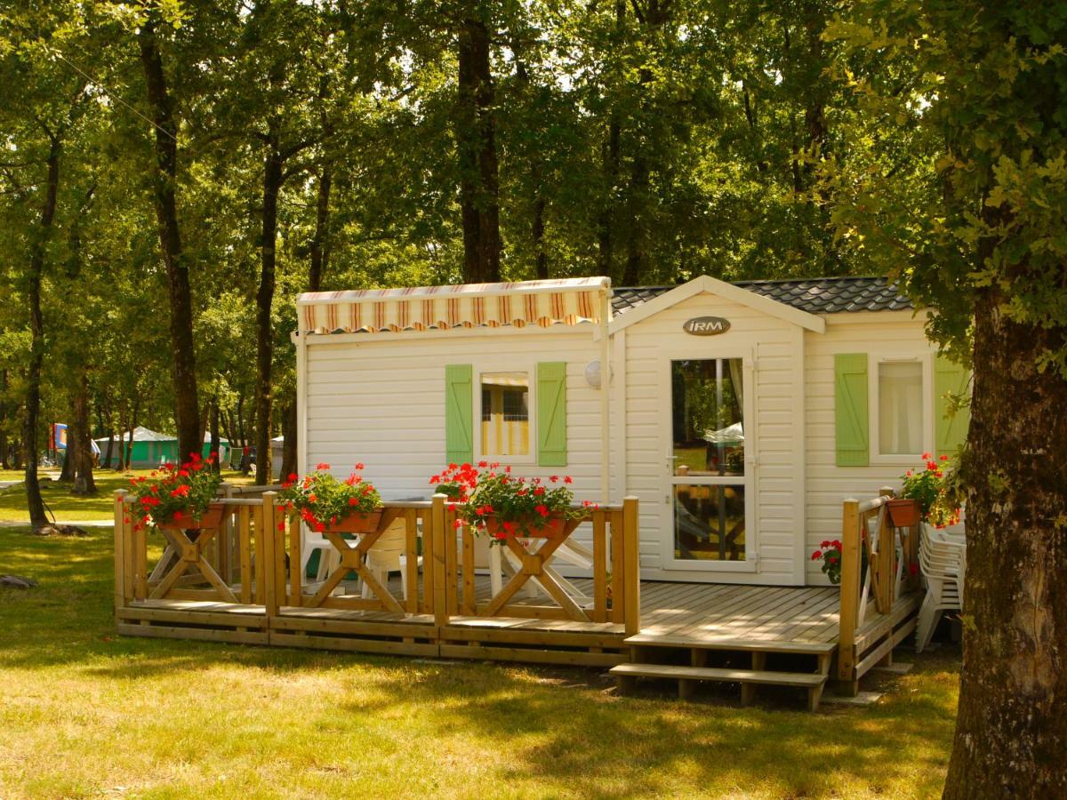 Camping Les petites Minaudières Hotel Saint-Sauveur  Esterno foto